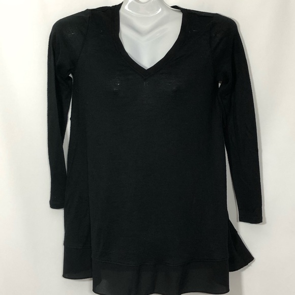 Tops - MOTHERHOOD MATERNITY top v neck chiffon hem